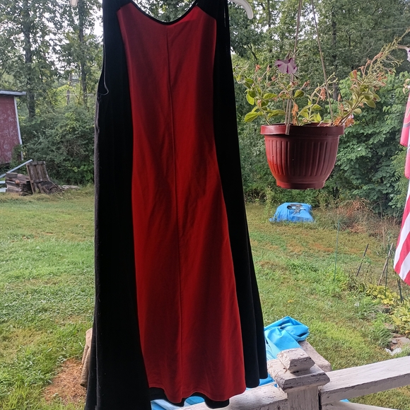 Signature Collection Red and Black Women's Sleeveless Dress - Picture 1 of 4